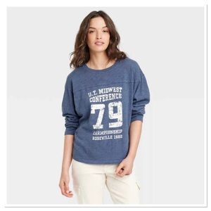 Women’s Long Sleeve Shirt Universal Thread